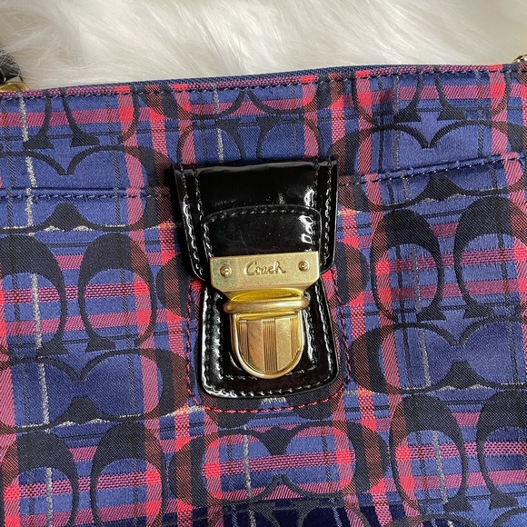 Coach Adjustable Crossbody bag - Picture 2 of 4